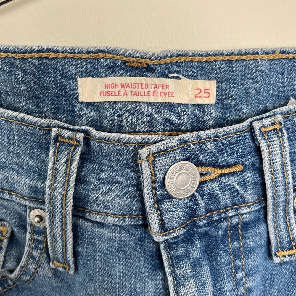 Levi's High Rise Blue Jeans - Picture 3 of 9